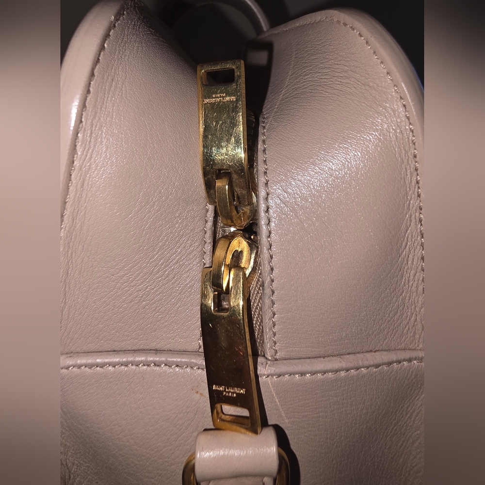 Pre-loved authentic YSL Cabas Baby Monogram Saint Laurent Beige Bag - Picture 8 of 17